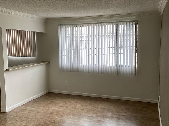 2nd image of 409 S Manhattan Pl #24
