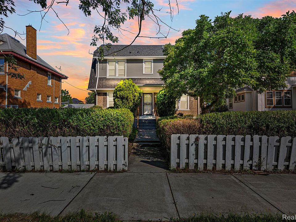 1st image of 878 Lawrence St
