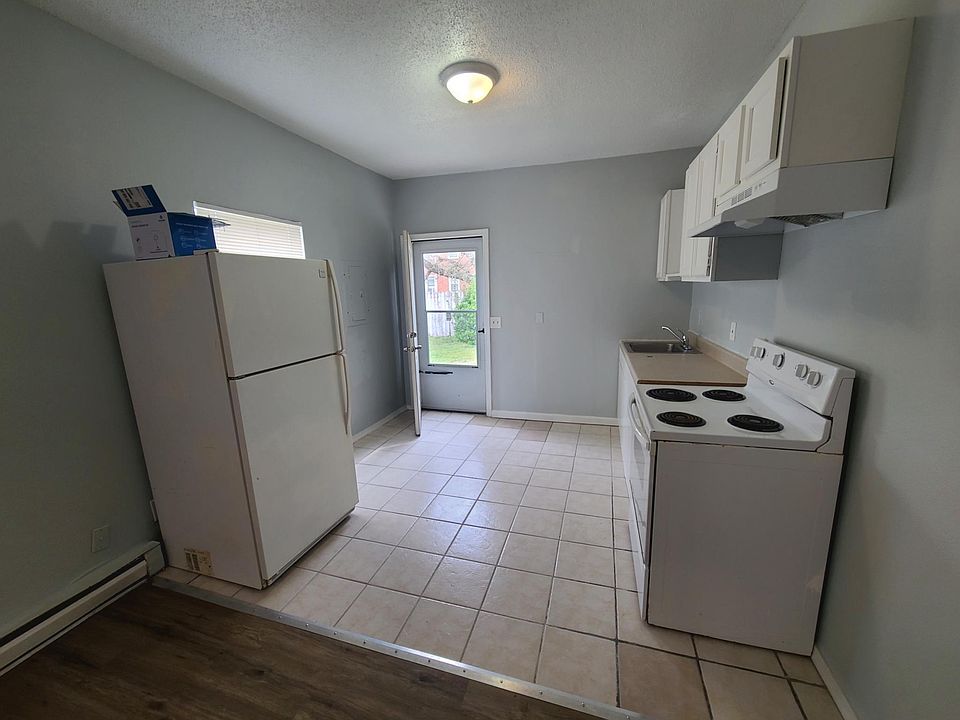 Kitchen and entrance