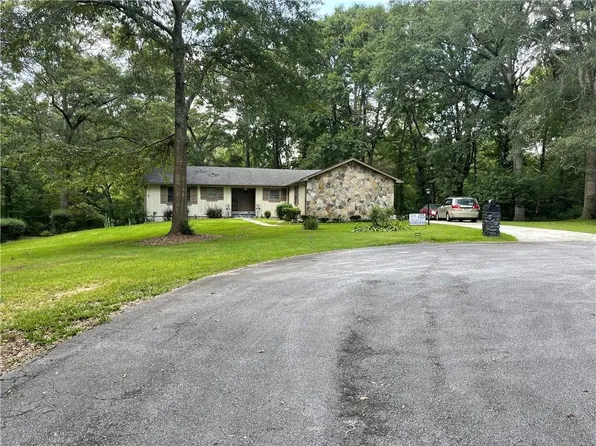 2970 Lake Sorrento Ct, Conyers, GA 30012