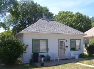 709 S 10th St, Beatrice, NE 68310