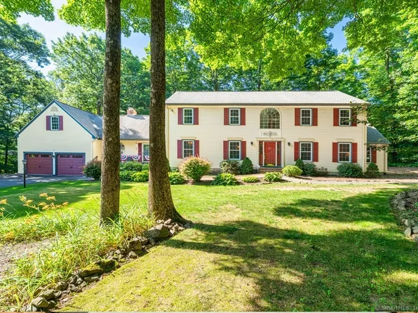 135 Harvest Woods Road, Middlefield, CT 06481