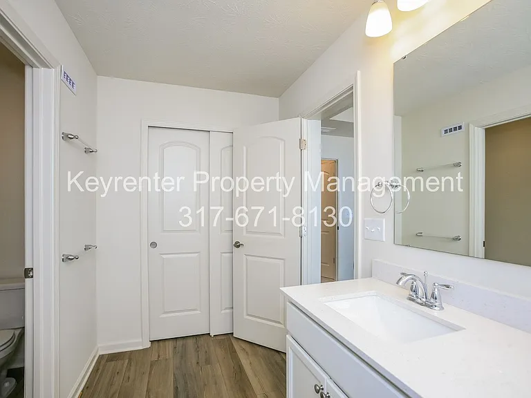 9738 Behner Dr — Photo 18