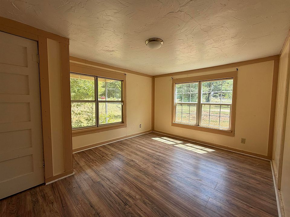 8th image of 2725 Lafamo Rd