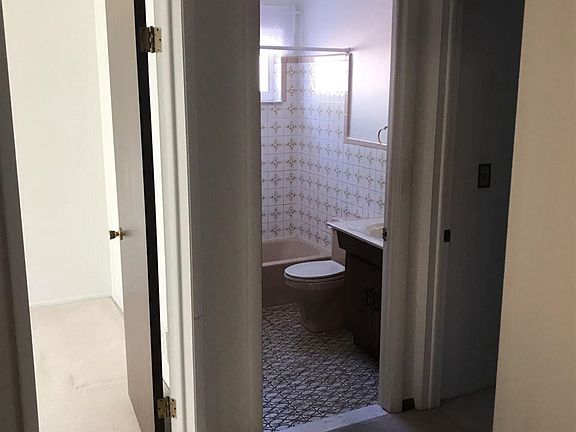 4th image of 4711 Hayman Dr