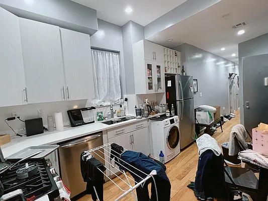 Rented by S1O Realty Group LLC | media 20