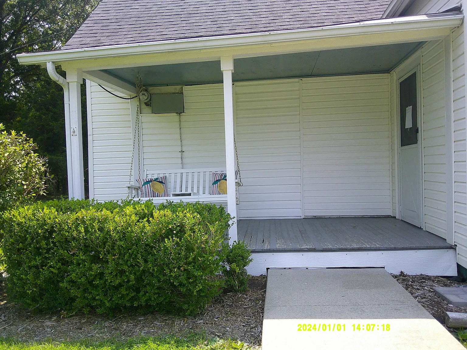 2 bed, 1280 sqft, $1,200 — Photo 2