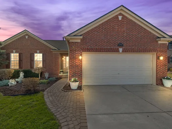 56229 Oasis Dr, Macomb, MI 48042