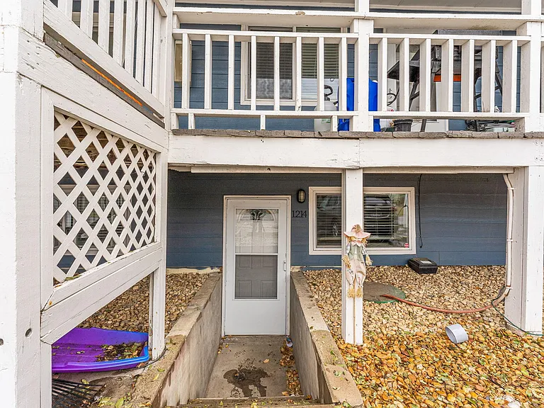 1214 Zephyr St #1214 — Photo 17