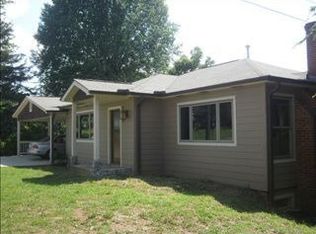 220 Bidwell St, Franklin, NC 28734