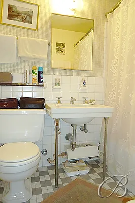 Sold by Bellmarc Realty | media 10