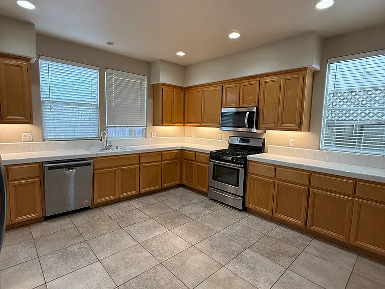2683 Silver Stone Ln — Photo 6