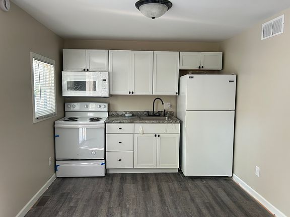 2nd image of 110 W Willow Dr APT F