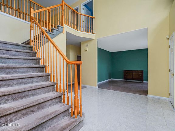 5th image of 216 Ambiance Boulevard