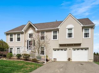 199 Ivanhoe Dr, Robbinsville, NJ 08691
