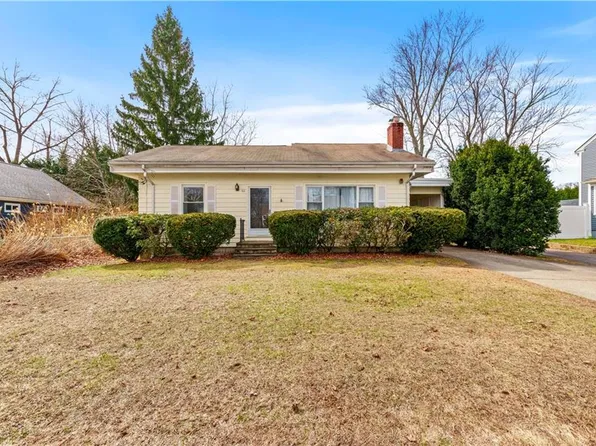 82 Myrtle Ave, Warwick, RI 02886