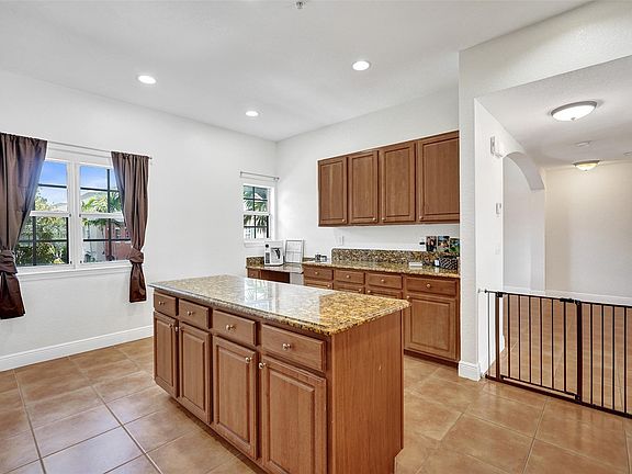 3rd image of 228 SW 6th Ct #228
