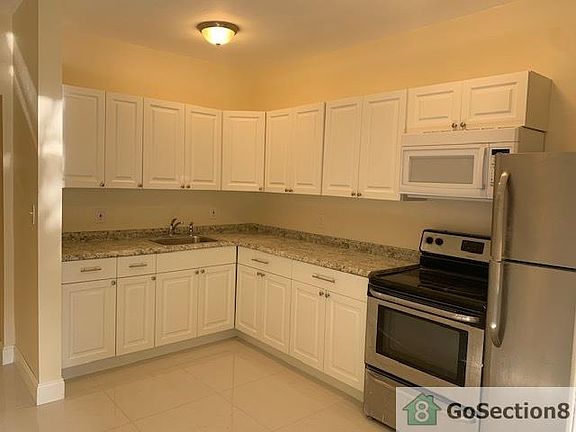 3rd image of 2223 NE 172nd St APT 3