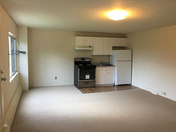 2nd image of 751 Miller Ave #B