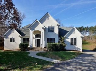 297 Queen Regent Ct, Blue Ridge, VA 24064