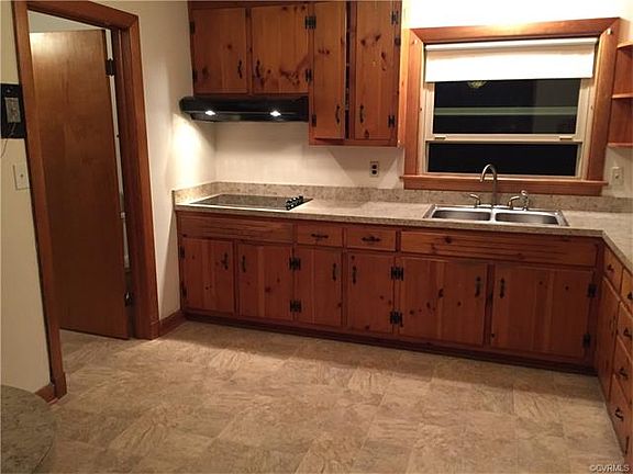 5th image of 8219 Meadowview Ln