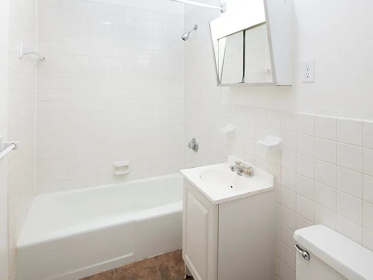 784 Main St — Photo 17