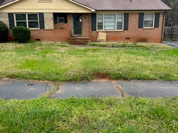 307 Farmhurst Dr, Charlotte, NC 28217