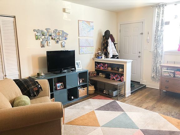 4th image of 2102 N Hoyne Ave APT 1F