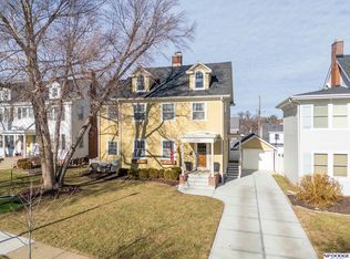 5606 Jones St, Omaha, NE 68106