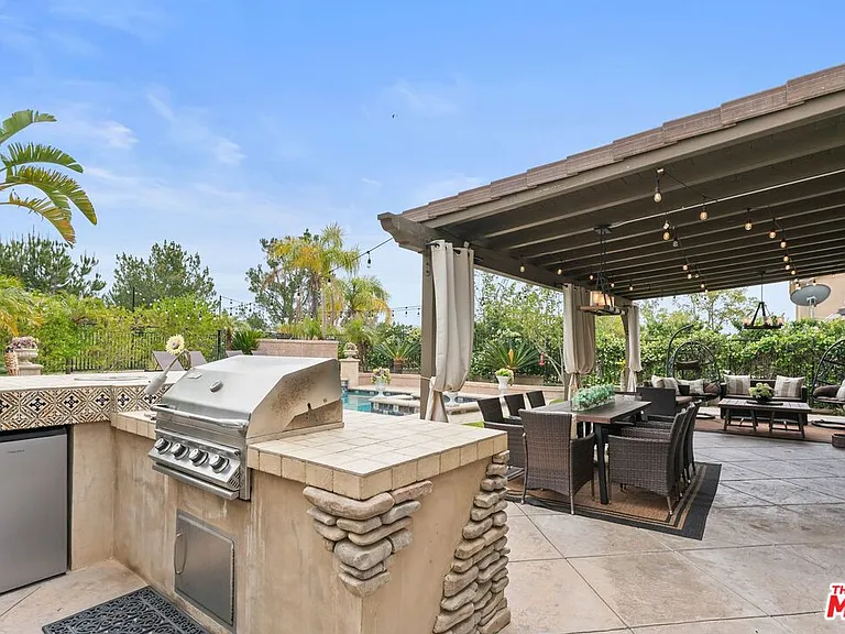 11564 Apulia Ct — Photo 47