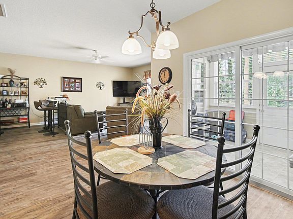 4th image of 425 Colonial Trace Dr. #1D