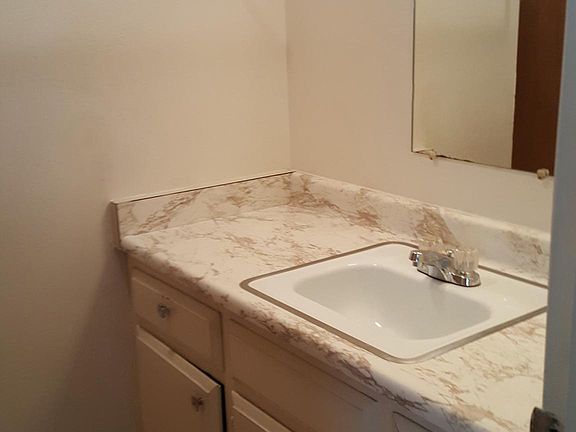 Bathroom sink/vanity