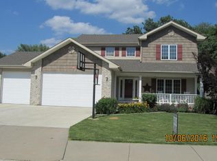 209 Woodcliff Cir, Council Bluffs, IA 51503