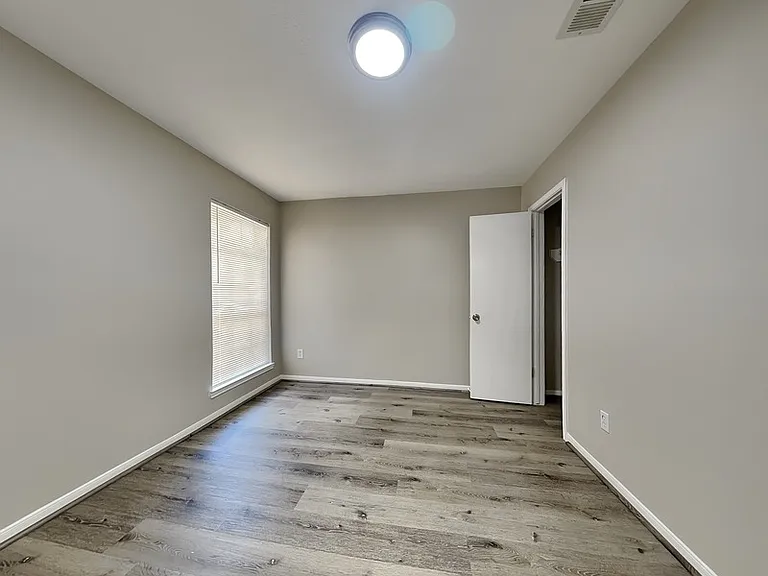 18109 Eganville Cir — Photo 11