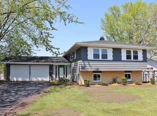 700 Durham Ln, Hoffman Estates, IL 60169