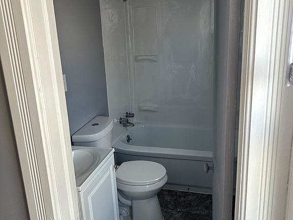 5th image of 201 S Center St #4