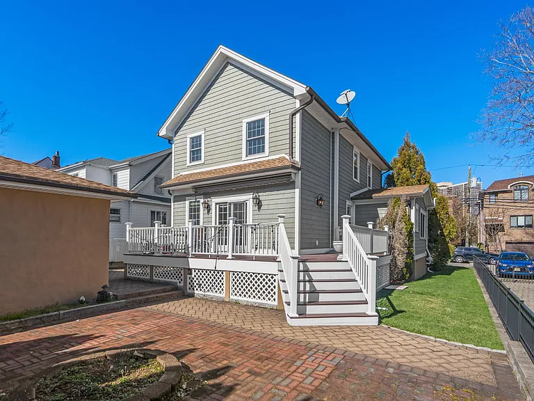 66 Crescent Ave — Photo 29