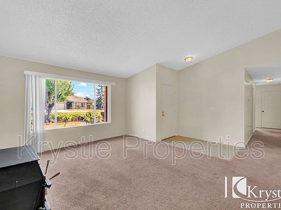 4th image of 261 Pamela Ct