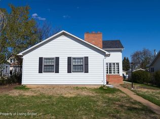 132 10th Ave W, Dickinson, ND 58601