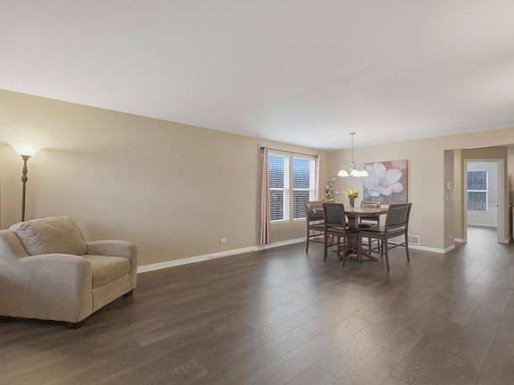 3rd image of 3905 Harmony Dr