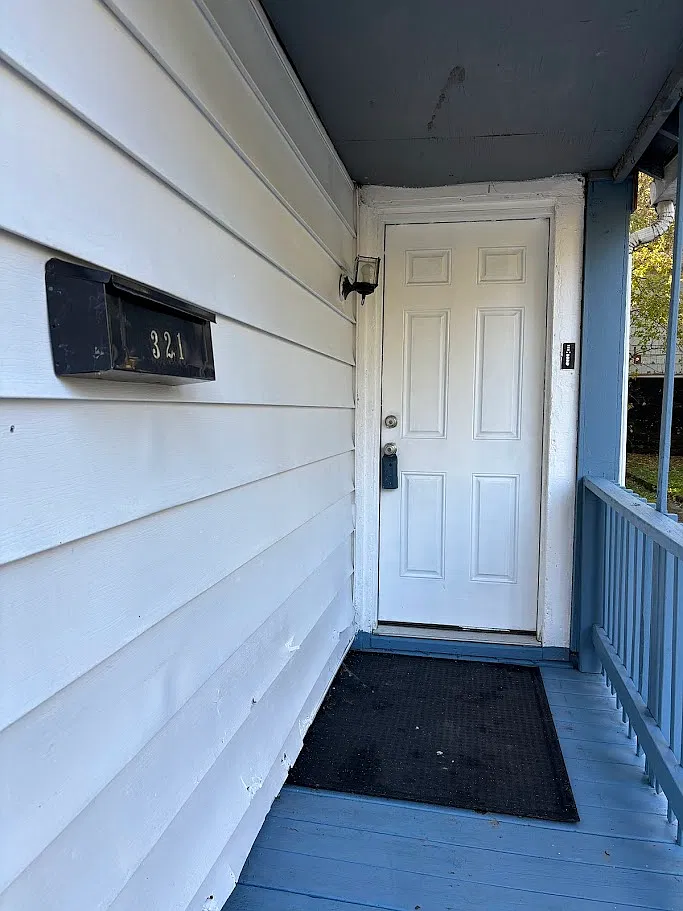 4 bed, 1600 sqft, $1,895 — Photo 2