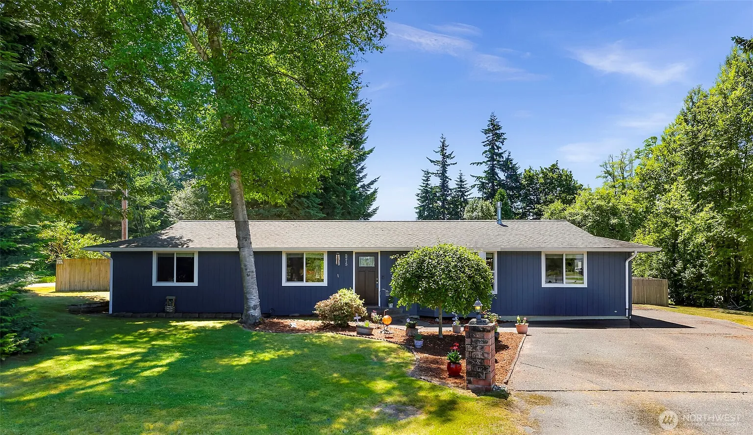 5215 Richmond Crescent photo 1