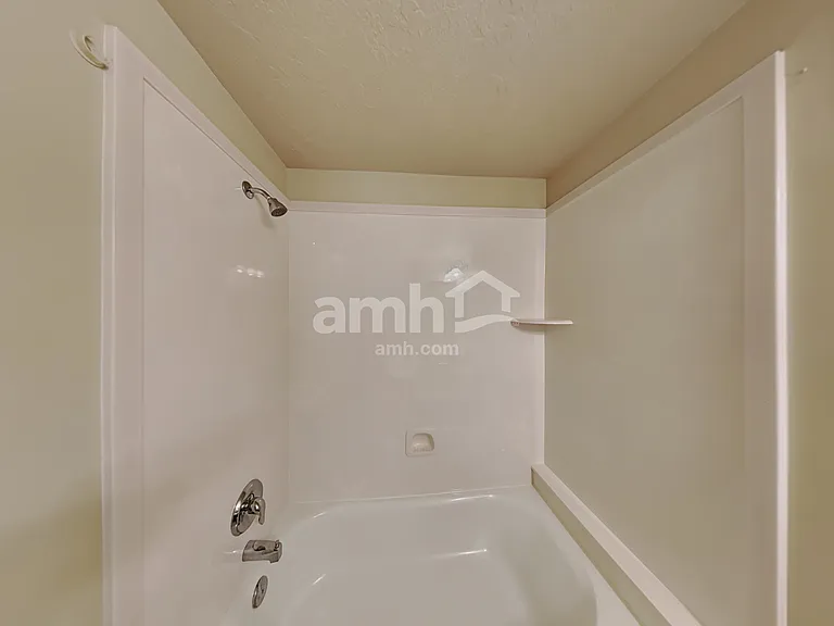 2475 W 1325 N — Photo 17