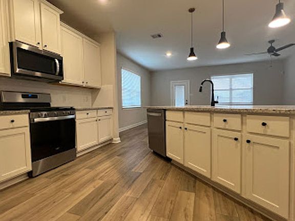 4th image of 3077 Sunmoon Ln