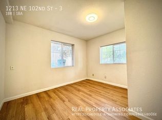 1213 NE 102nd St #3, Seattle, WA 98125