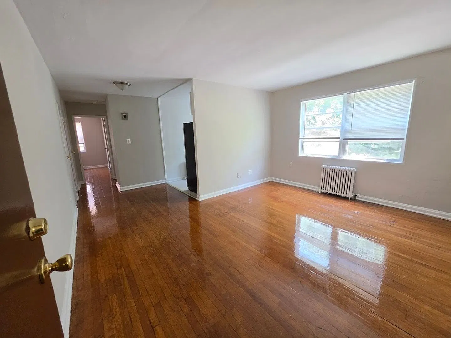 208 Kenilworth Ave Ne — Photo 3