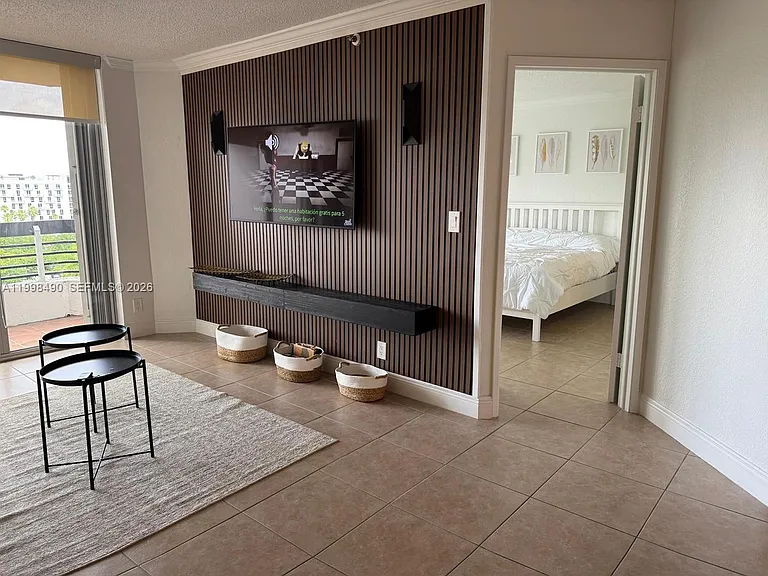 3600 Mystic Pointe Dr #910 — Photo 14