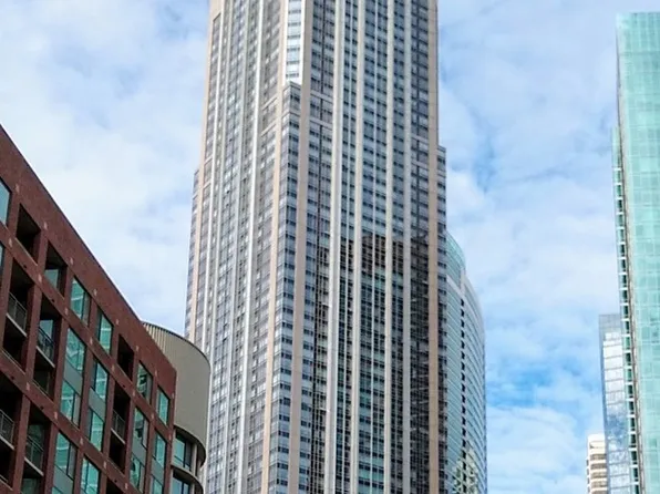 512 N McClurg Ct, Chicago, IL