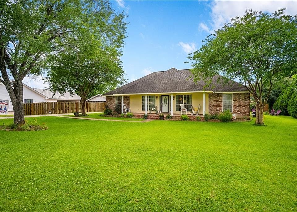 1st image of 237 Oak Villa Dr