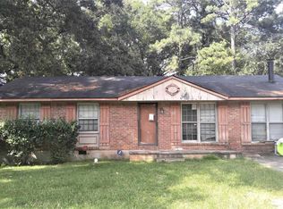 70 Oldenburg Dr, Riverdale, GA 30274
